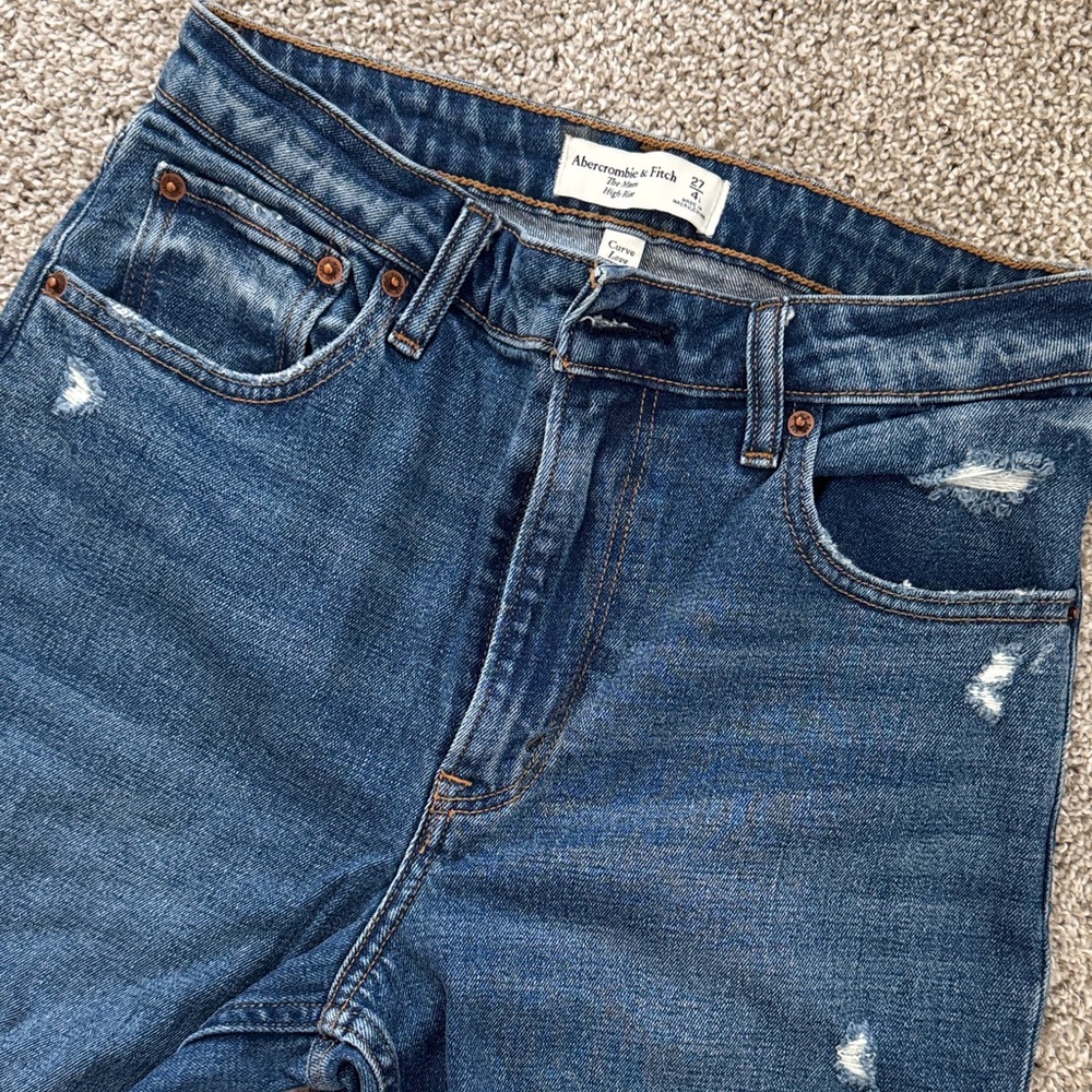 Abercrombie & Fitch hi rise Mom curve love size 27/4